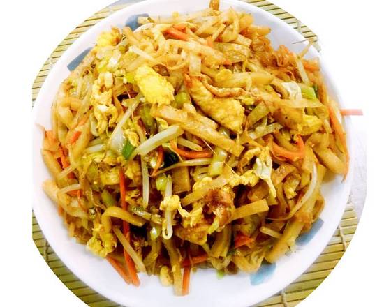 Sauteed Shred Pork & Pancake 肉絲炒餅